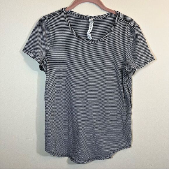Lululemon Love Crew Short Sleeve Shirt Black White Striped Women's 6 - Picture 1 of 8
